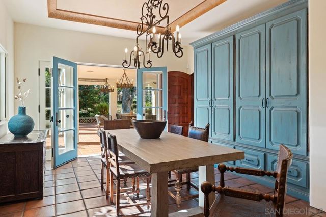 1205 Muirlands Dr, La Jolla, CA 92037