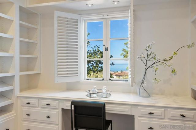 1205 Muirlands Dr, La Jolla, CA 92037