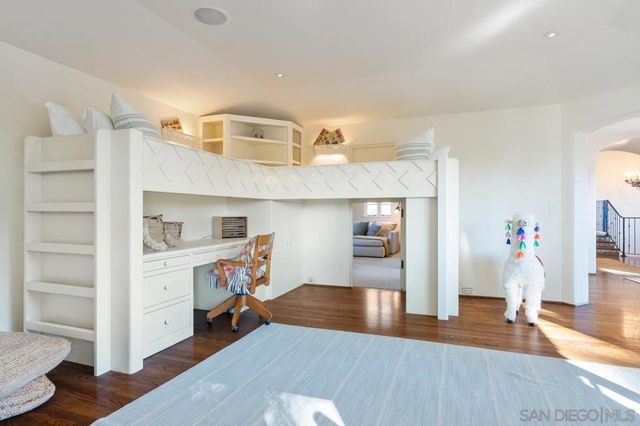 1205 Muirlands Dr, La Jolla, CA 92037