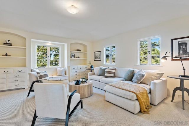 1205 Muirlands Dr, La Jolla, CA 92037