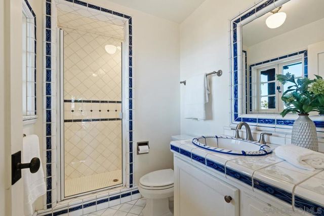 1205 Muirlands Dr, La Jolla, CA 92037