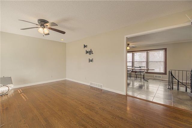 226 NW 43rd Street, Kansas City, MO 64116