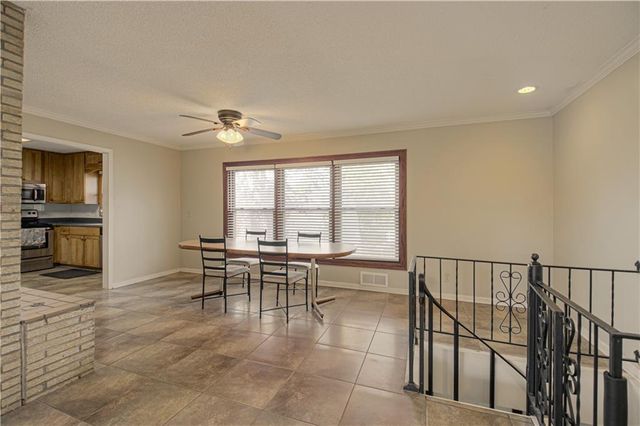 226 NW 43rd Street, Kansas City, MO 64116