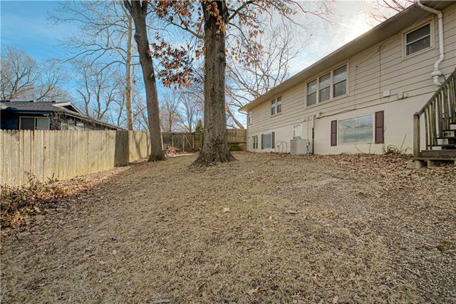 226 NW 43rd Street, Kansas City, MO 64116