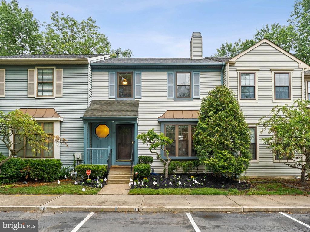 10 CLARET COURT, Marlton, NJ 08053