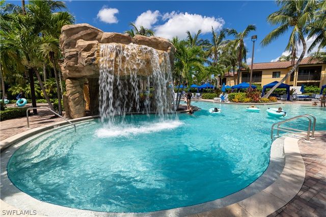 965 Sandpiper ST J107, Naples, FL 34102