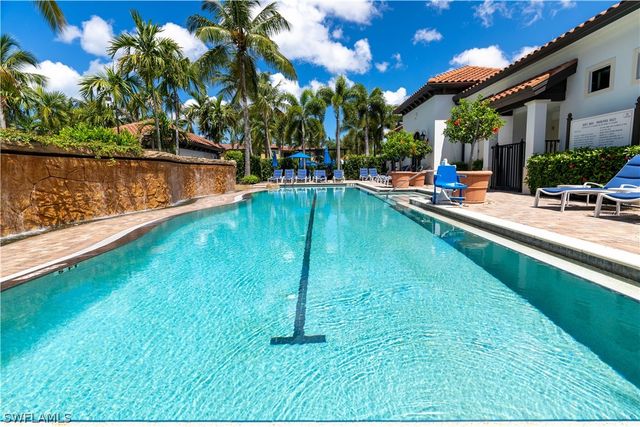 965 Sandpiper ST J107, Naples, FL 34102