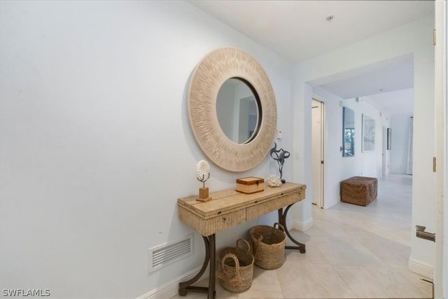 965 Sandpiper ST J107, Naples, FL 34102