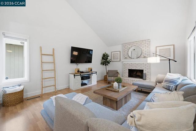 4243 Dubhe Ct, Concord, CA 94521