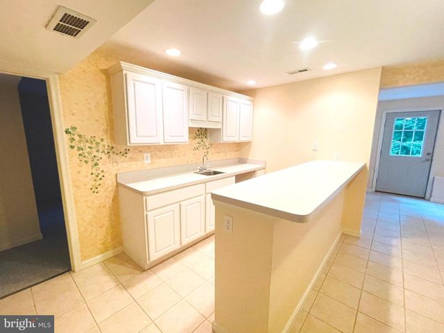9 SCARLET OAK CIR, Stafford, VA 22554