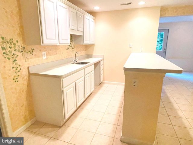 9 SCARLET OAK CIR, Stafford, VA 22554