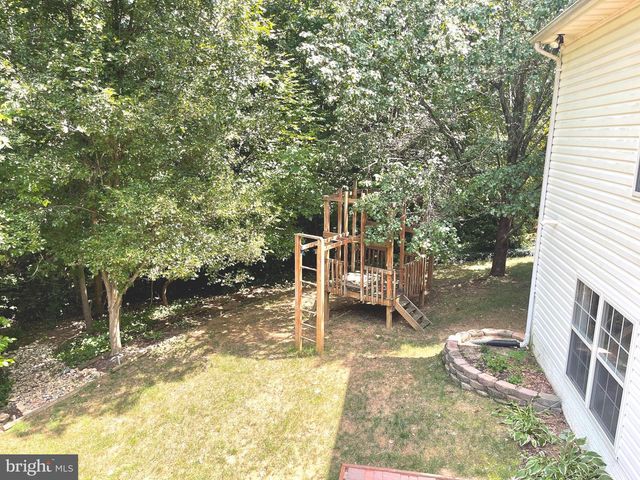 9 SCARLET OAK CIR, Stafford, VA 22554
