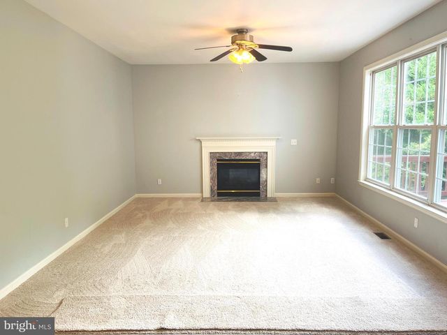 9 SCARLET OAK CIR, Stafford, VA 22554