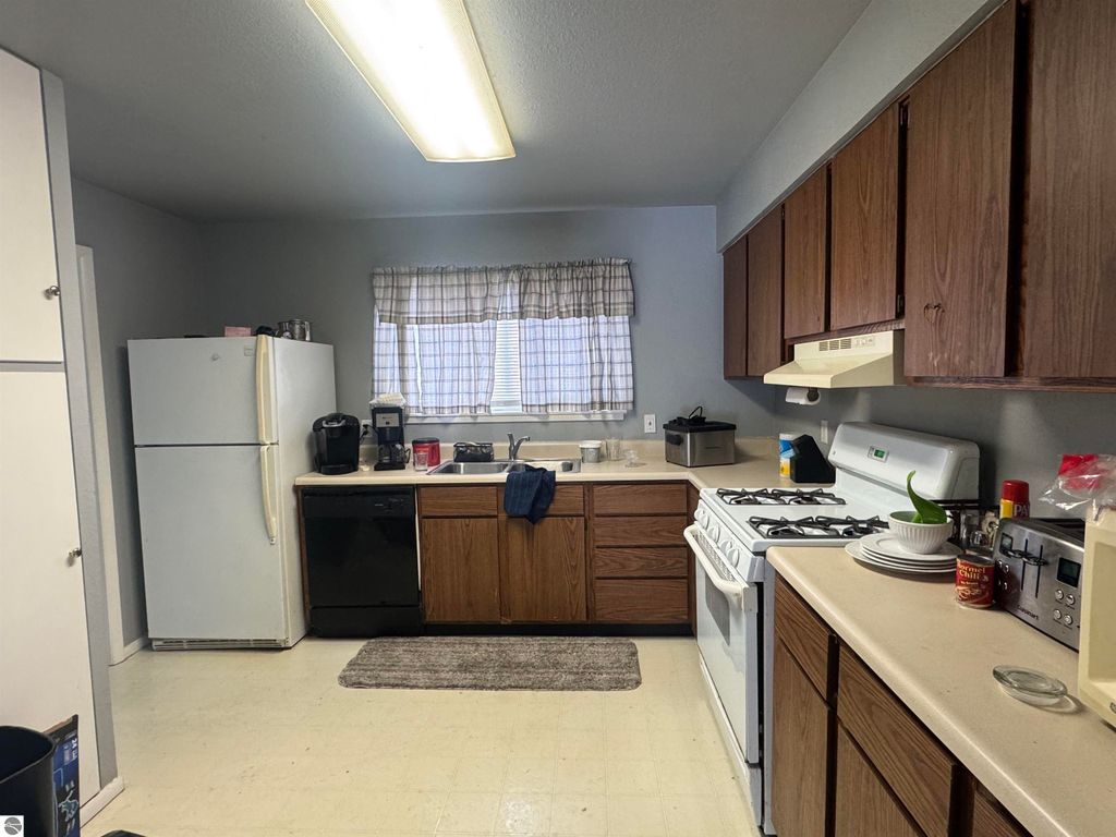 Image 2 of property listing at 9306 Maryland Street # A, Oscoda, MI 48750