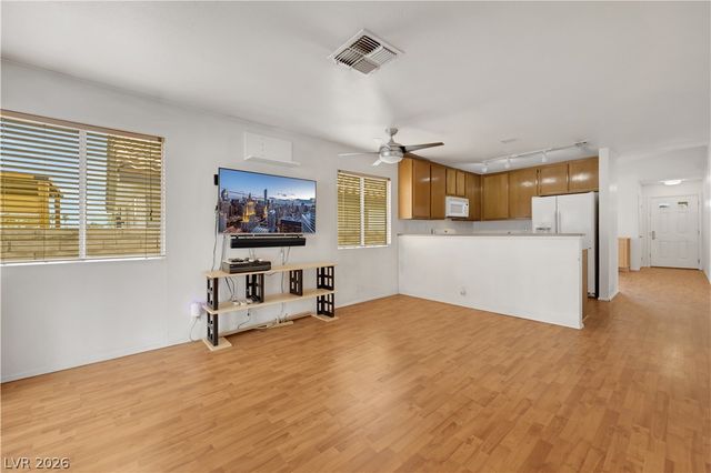 7286 Coffeyville Avenue, Las Vegas, NV 89147