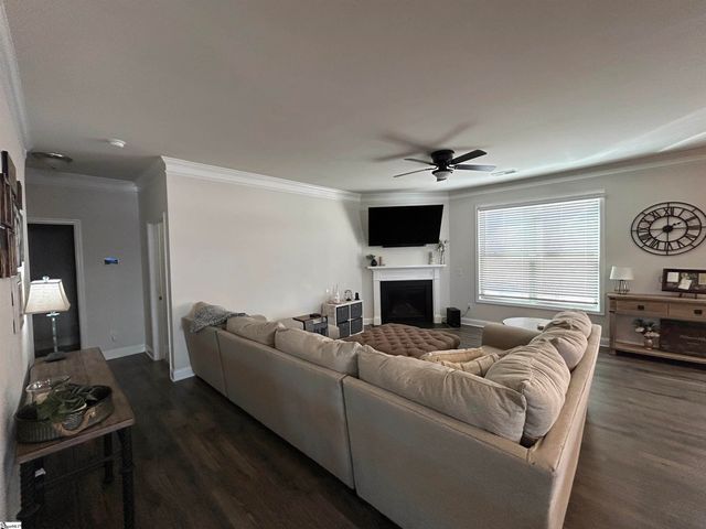 231 Raleighwood Lane, Simpsonville, SC 29681