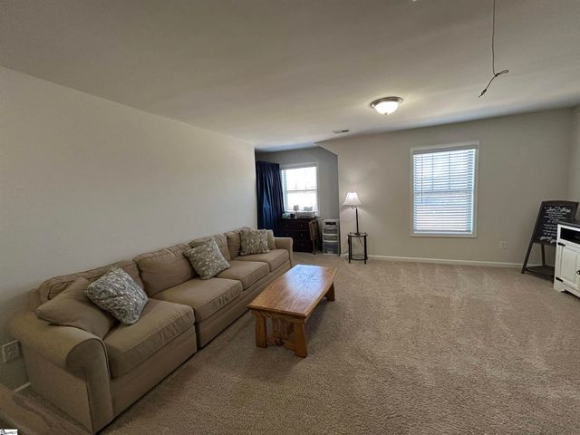 231 Raleighwood Lane, Simpsonville, SC 29681