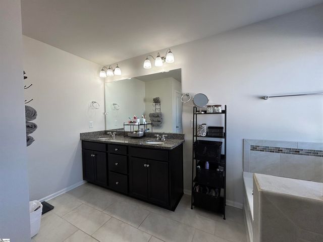 231 Raleighwood Lane, Simpsonville, SC 29681