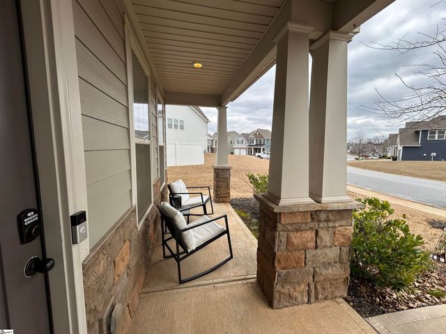 231 Raleighwood Lane, Simpsonville, SC 29681