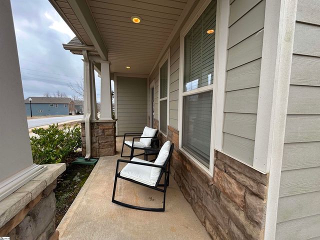 231 Raleighwood Lane, Simpsonville, SC 29681