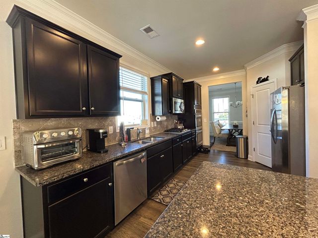 231 Raleighwood Lane, Simpsonville, SC 29681