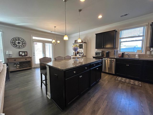 231 Raleighwood Lane, Simpsonville, SC 29681