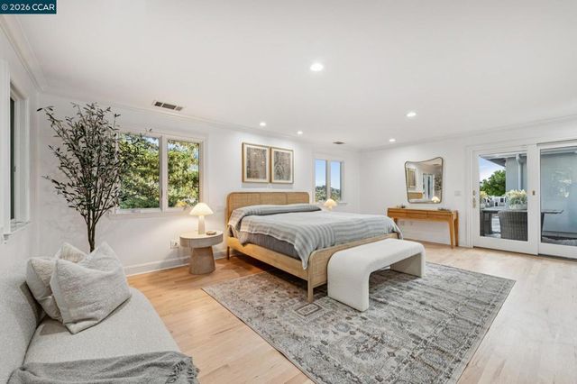 15 15 Los Dedos, Orinda, CA 94563