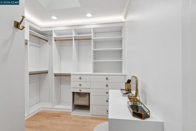 15 15 Los Dedos, Orinda, CA 94563