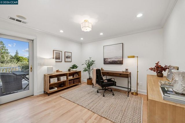 15 15 Los Dedos, Orinda, CA 94563