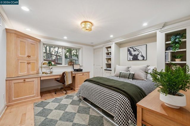 15 15 Los Dedos, Orinda, CA 94563