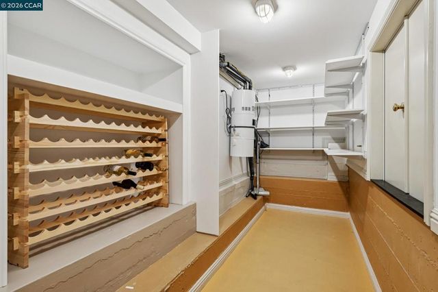 15 15 Los Dedos, Orinda, CA 94563