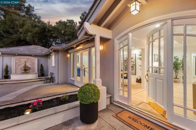 15 15 Los Dedos, Orinda, CA 94563