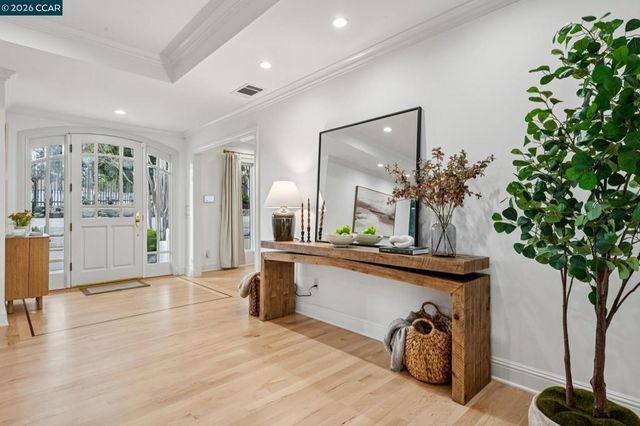 15 15 Los Dedos, Orinda, CA 94563