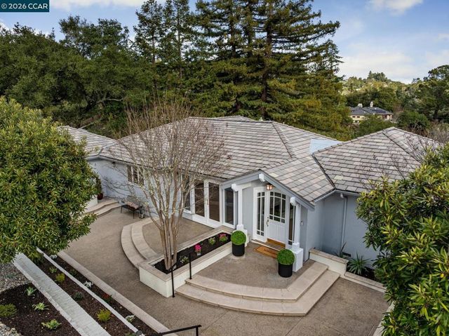 15 15 Los Dedos, Orinda, CA 94563