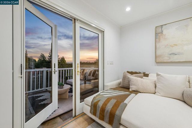 15 15 Los Dedos, Orinda, CA 94563