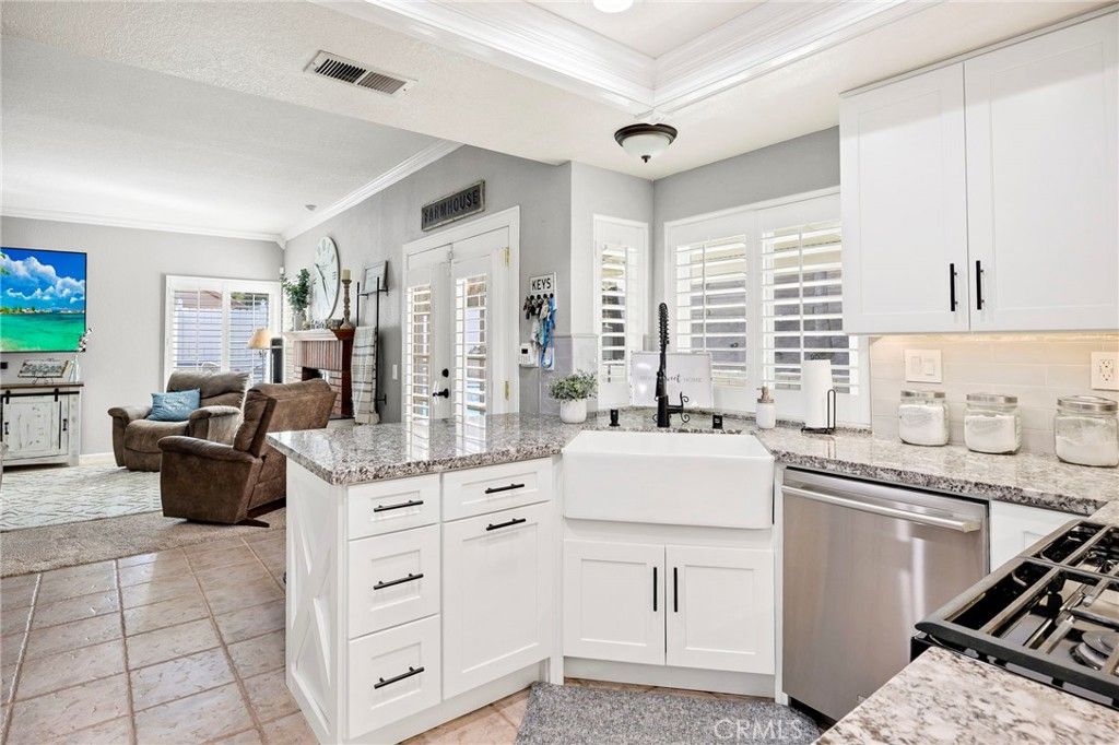 Image 22 of property listing at 42091 Bancroft, Hemet, CA 92544
