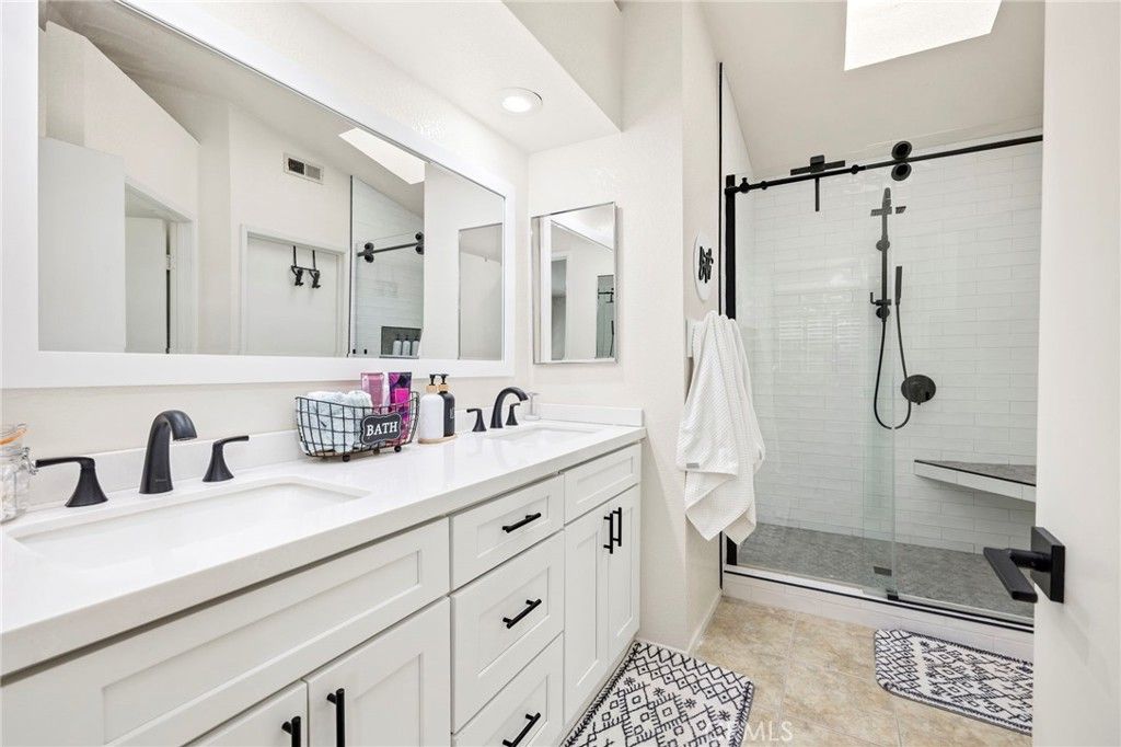 Image 27 of property listing at 42091 Bancroft, Hemet, CA 92544