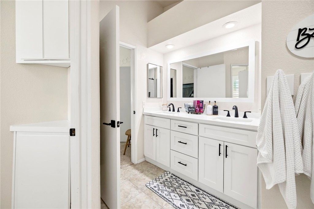 Image 29 of property listing at 42091 Bancroft, Hemet, CA 92544