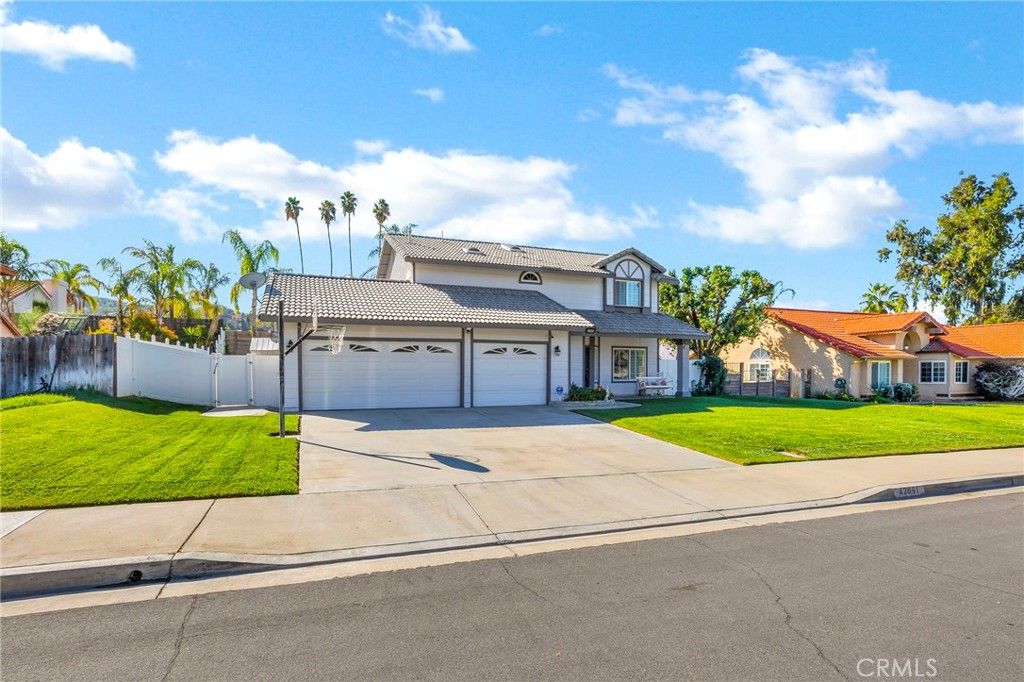 Image 3 of property listing at 42091 Bancroft, Hemet, CA 92544