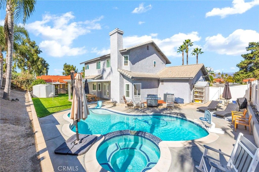 Image 39 of property listing at 42091 Bancroft, Hemet, CA 92544