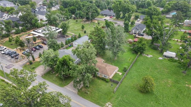 704 NW A Street, Bentonville, AR 72712