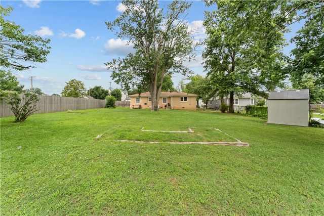 704 NW A Street, Bentonville, AR 72712