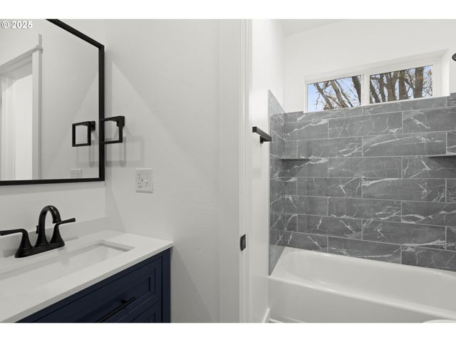 240 HERITAGE Ln, Union, OR 97883