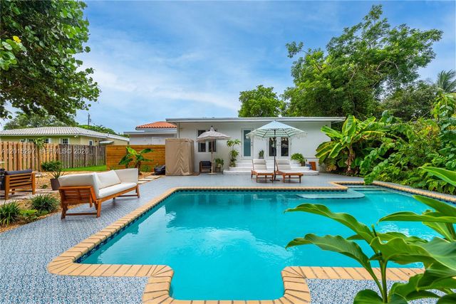 723 NE 112th St, Biscayne Park, FL 33161