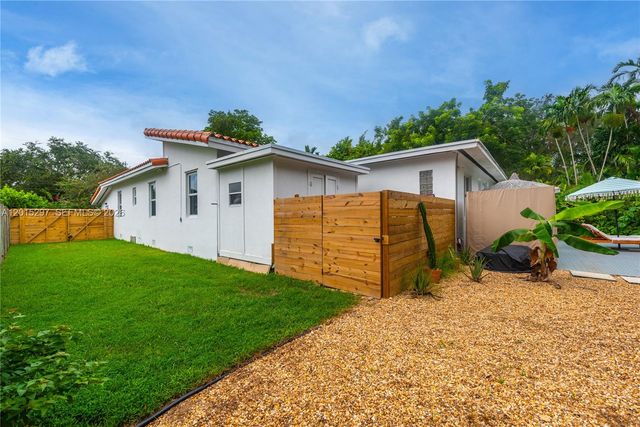 723 NE 112th St, Biscayne Park, FL 33161
