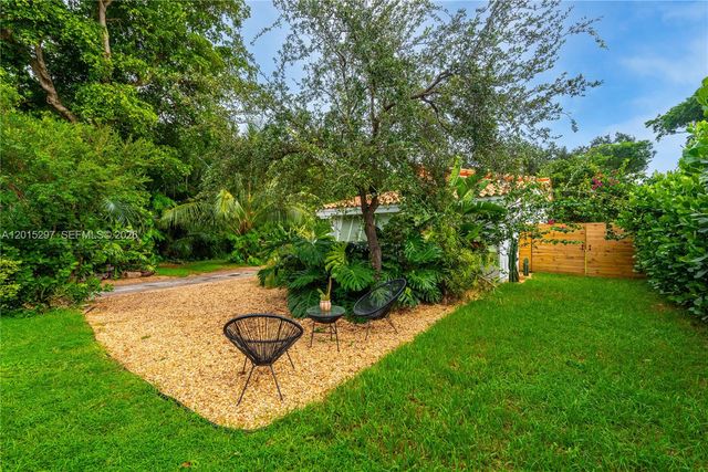 723 NE 112th St, Biscayne Park, FL 33161