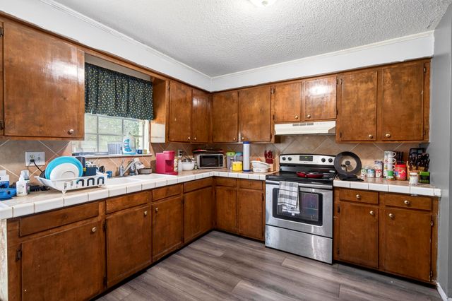 104 Ginger Dr., Hattiesburg, MS 39402