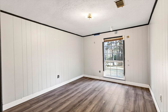 104 Ginger Dr., Hattiesburg, MS 39402