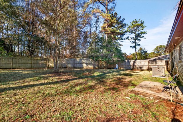 104 Ginger Dr., Hattiesburg, MS 39402