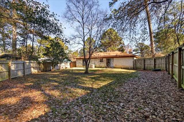 104 Ginger Dr., Hattiesburg, MS 39402